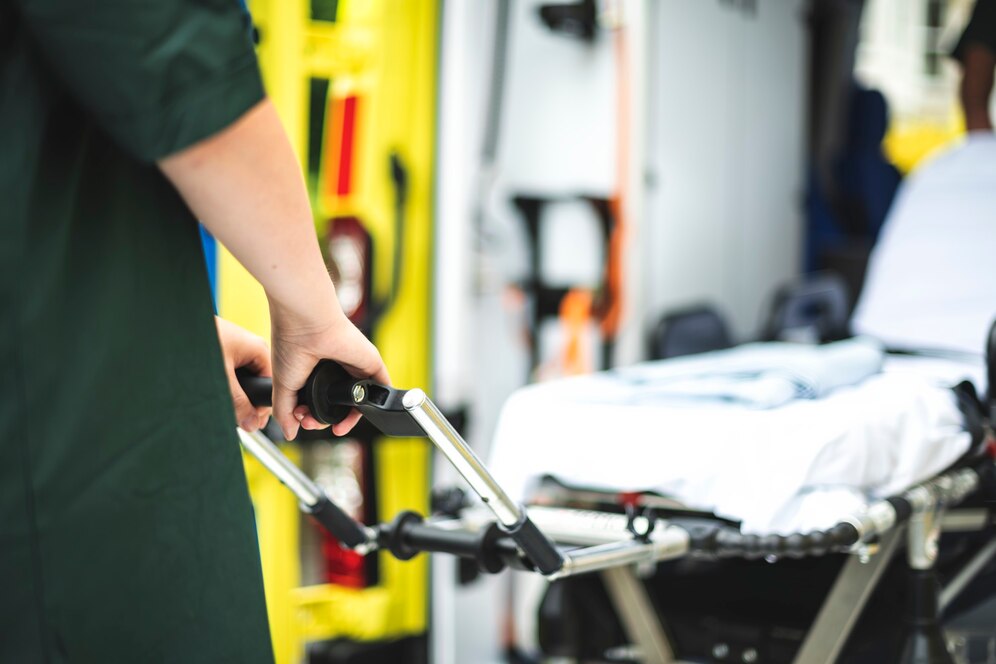 Paramedics work with ambulance 53876 144801