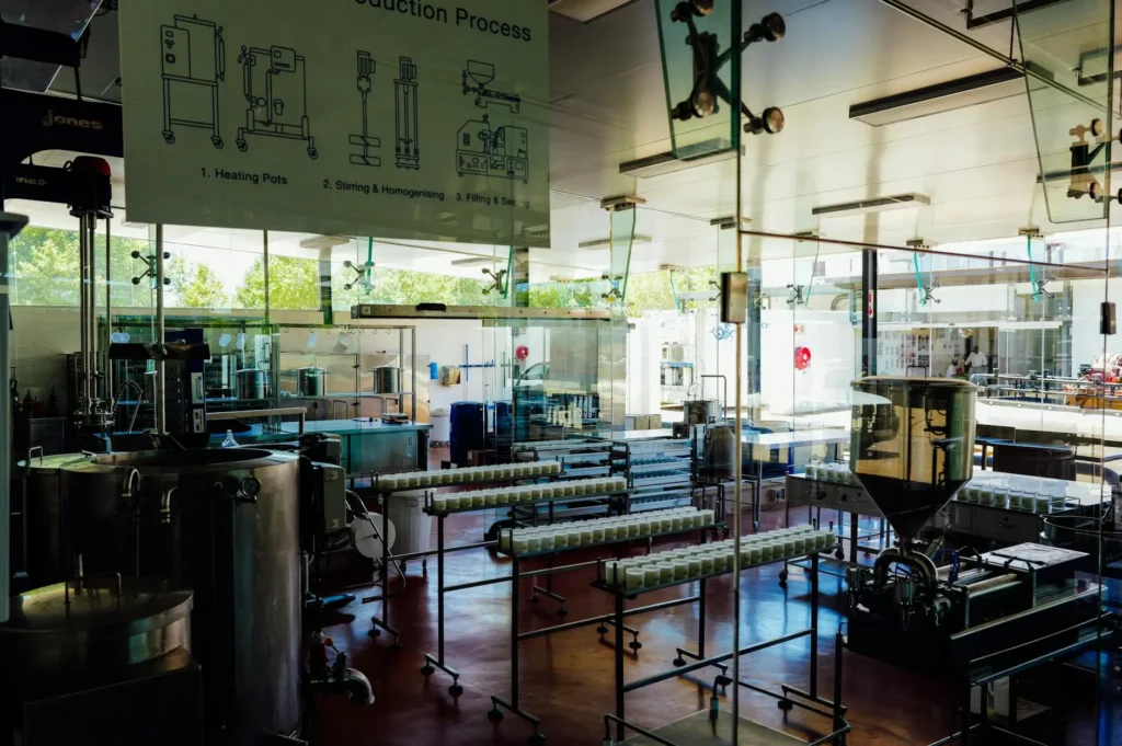 集邦：大尺寸電視面板價格4月持續上漲 成本壓力加劇