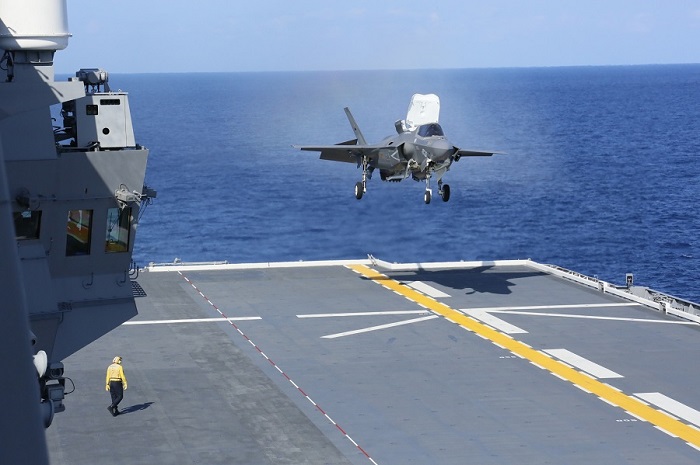 日本目前已採購42架F-35B，未來將逐步部署於出雲級艦艇。(圖/海上自衛隊)